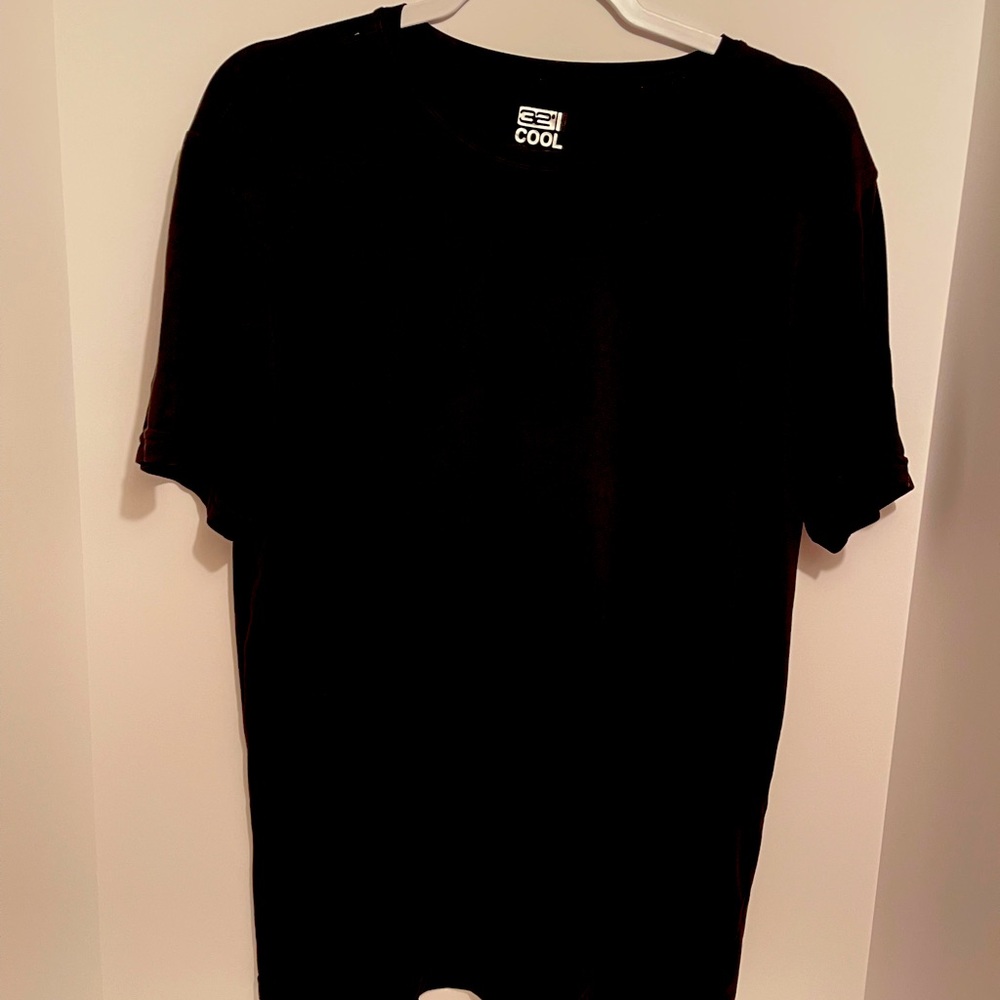 Cool 32 Basic Black Crew Neck Short Sleeve T-Shirt Women’s Size M
